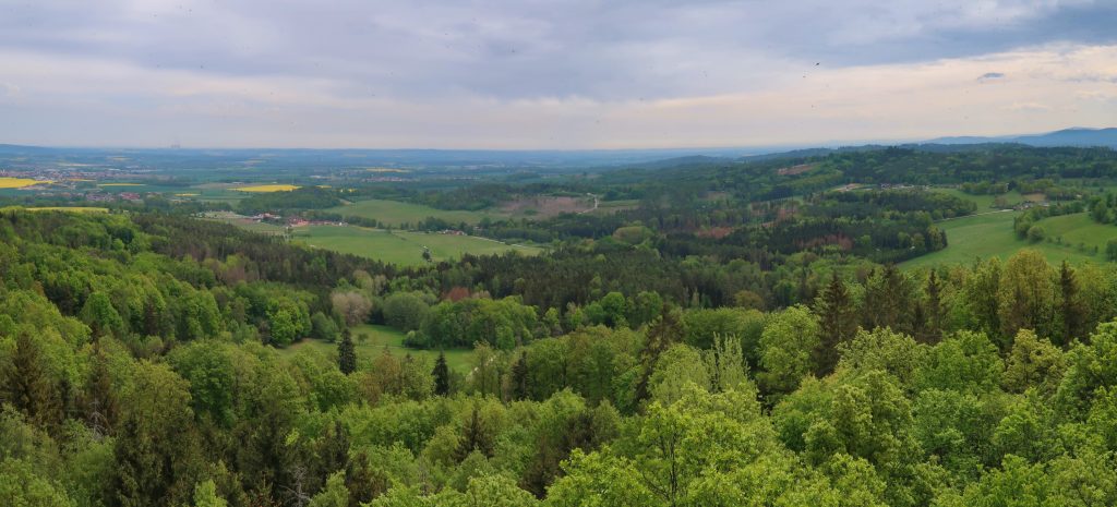 Pohled z rozhledny Haniperk Prácheňsko