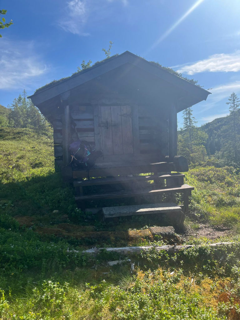Chata pro poutníky Øyvindtjønna Cabin na cestě svatého Olafa.